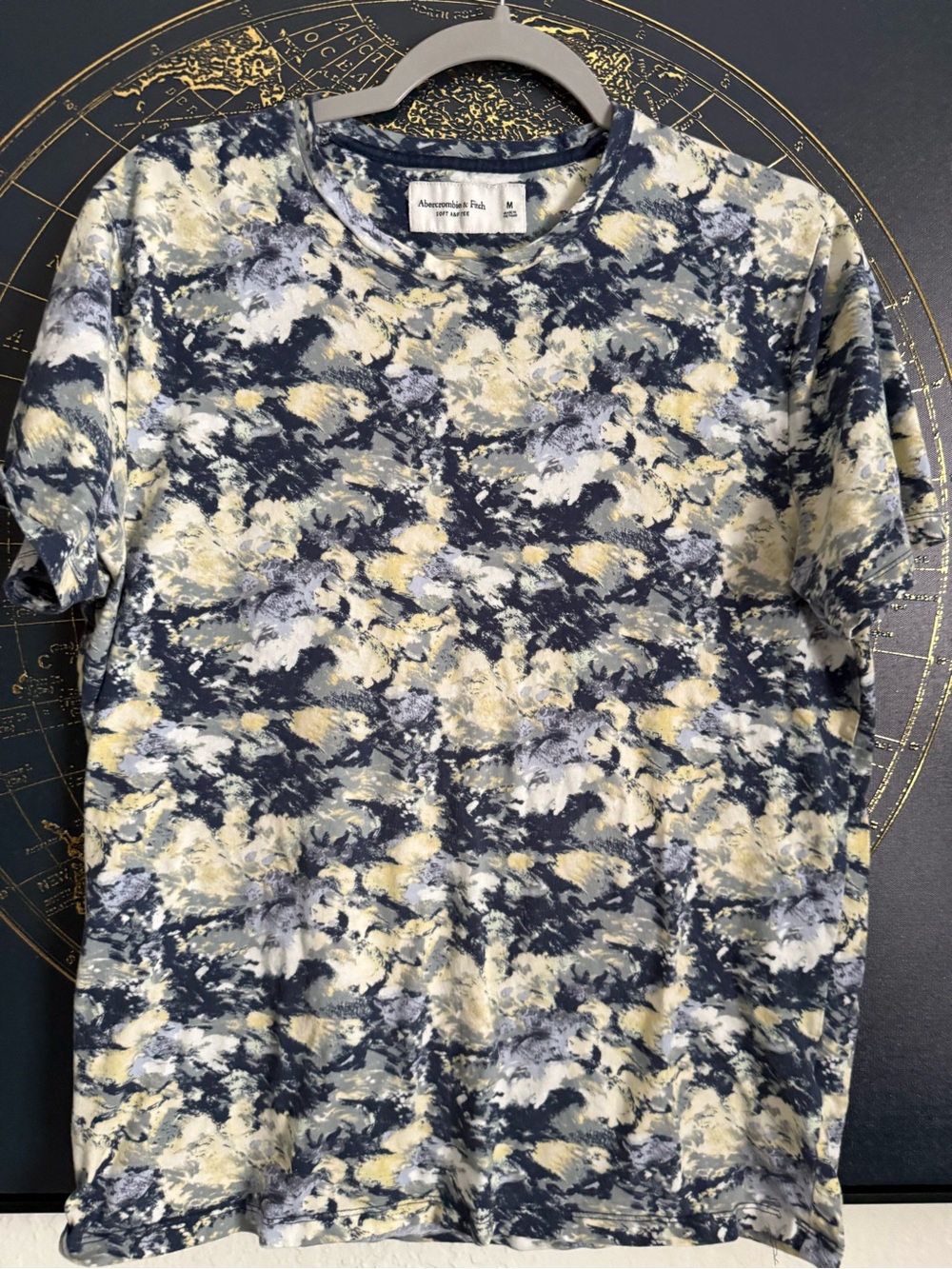 Abercrombie & Fitch Short-Sleeve Tee in Navy, Cream and Light Gray Wash